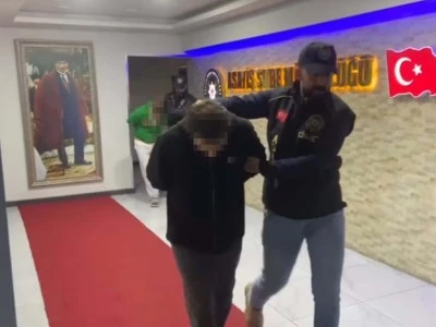 &Ouml;z annesini k&ouml;m&uuml;rl&uuml;kte &ouml;ld&uuml;rd&uuml;