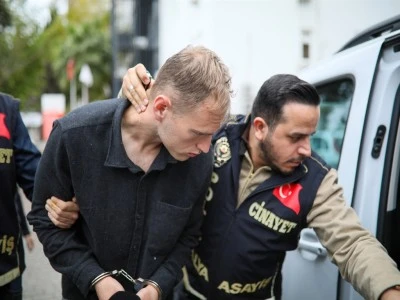 &Ouml;z babasını vahşice &ouml;ld&uuml;rd&uuml;