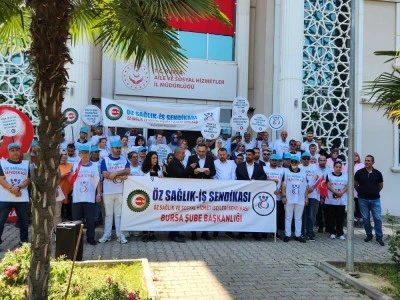 &Ouml;z Sağlık İş Sendikası'ndan Bursa'da eylem 