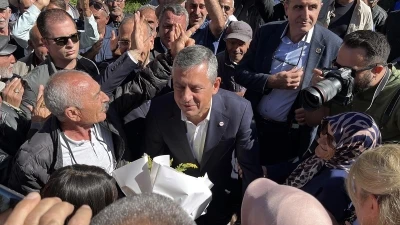 &Ouml;zel, Ardahan&rsquo;da vatandaşla buluştu