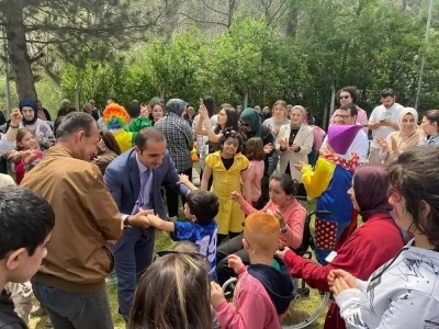 &Ouml;zel bireyler kendileri &ccedil;in d&uuml;zenlenen şenlikte doyasıya eğlendi
