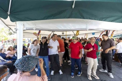 &Ouml;zel bireyler nostaljik partide buluştu
