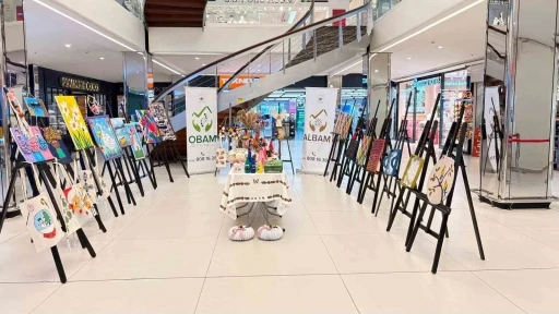 &Ouml;zel bireylerden g&ouml;z kamaştıran sergi
