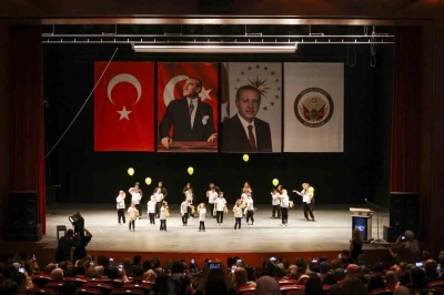 &Ouml;zel bireylerin yetenekleri seyircilerden b&uuml;y&uuml;k ilgi g&ouml;rd&uuml;

