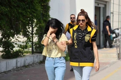 &Ouml;zel &ccedil;ocukları tokatlayan kadın &ouml;ğretmen tutuklandı
