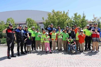 &Ouml;zel &ccedil;ocukların "Polis" olma hayali ger&ccedil;ek oldu
