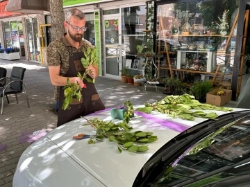 D&uuml;ğ&uuml;n sezonunda &ccedil;i&ccedil;ek&ccedil;ilerin y&uuml;zleri g&uuml;l&uuml;yor