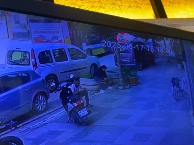 &Ouml;zel halk otob&uuml;s&uuml; ile &ccedil;arpışan motosikletin s&uuml;r&uuml;c&uuml;s&uuml; yaralandı