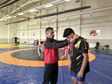 (&Ouml;ZEL) Korkuyu hocalarının desteği ile yendi
