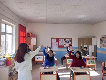 &Ouml;zel &ouml;ğrencilerden &ccedil;ok &ouml;zel kitap: &rsquo;Bizim Penceremizden&rsquo;
