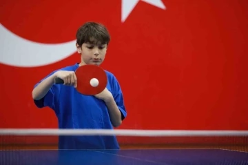 &Ouml;zel sporcuların masa tenisi turnuvası
