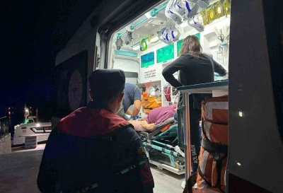 &Ouml;zel teknede yaralanan vatandaşa denizden tahliye edildi