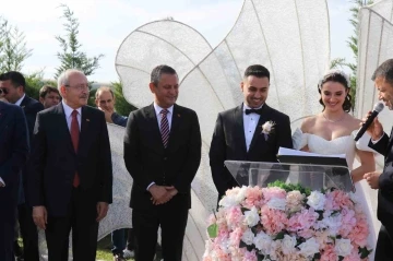 &Ouml;zel ve Kılı&ccedil;daroğlu, TBMM Başkanvekili Karaca&rsquo;nın oğlunun nikah şahidi oldu
