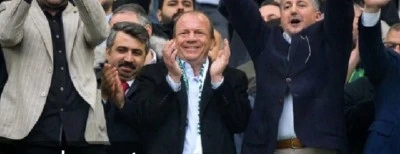 &Ouml;zer Matlı'dan Bursasporlu futbolculara galibiyet primi !