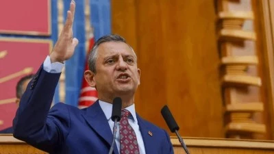 &Ouml;zg&uuml;r &Ouml;zel: Atat&uuml;rk'&uuml;n partisini yargı oyunlarıyla kimseye teslim etmeyiz