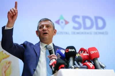 &Ouml;zg&uuml;r &Ouml;zel: Bizi seven arkamızdan gelsin