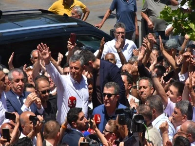 &Ouml;zg&uuml;r &Ouml;zel: Bu yol, iktidar yoludur