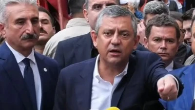 &Ouml;zg&uuml;r &Ouml;zel, Bursa'da yapılan ulaşım zammını eleştirdi