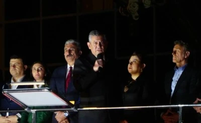 &Ouml;zg&uuml;r &Ouml;zel Bursa&rsquo;dan konuştu: &ldquo;Millet iradesine m&uuml;dahaleye izin vermeyiz&rdquo;