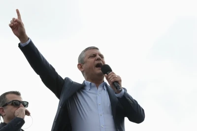 &Ouml;zg&uuml;r &Ouml;zel: 'CHP iktidarında asgari &uuml;cret bug&uuml;nk&uuml; parayla 39 bin TL olacak'