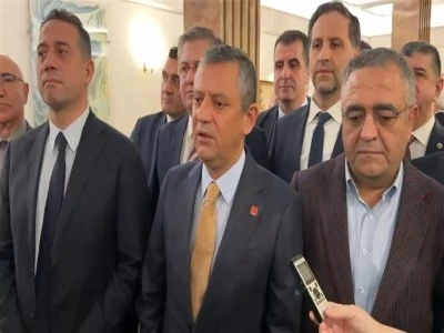 &Ouml;zg&uuml;r &Ouml;zel'den, CHP'nin TBMM'deki 'Emekli n&ouml;beti'ne destek