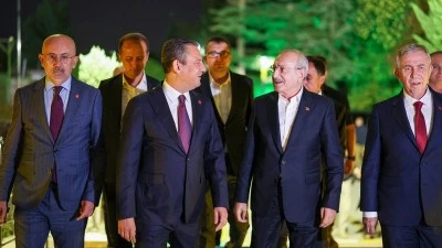 &Ouml;zg&uuml;r &Ouml;zel'den Kılı&ccedil;daroğlu'na nezaket! 