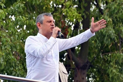 &Ouml;zg&uuml;r &Ouml;zel&rsquo;den Mersin&rsquo;de butlan tepkisi: "Vahap Se&ccedil;er bizim yol arkadaşımızdır"