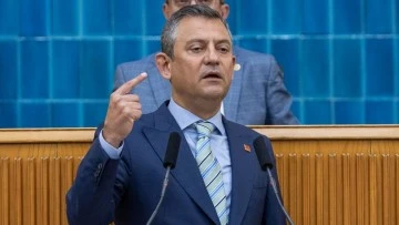 &Ouml;zg&uuml;r &Ouml;zel'den sert a&ccedil;ıklamalar 