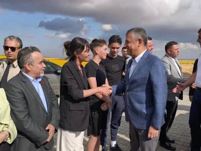 &Ouml;zg&uuml;r &Ouml;zel, Deniz G&ouml;ktaş'ı cezaevinde ziyaret etti