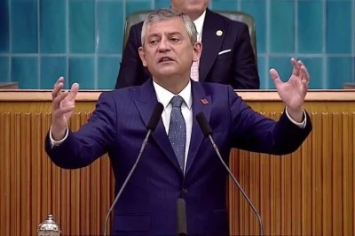 &Ouml;zg&uuml;r &Ouml;zel: Dostu d&uuml;şmanı birbirinden ayırmakta biraz daha ustalaştık