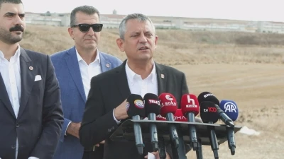 &Ouml;zg&uuml;r &Ouml;zel, Ekrem İmamoğlu'nu ziyaret etti