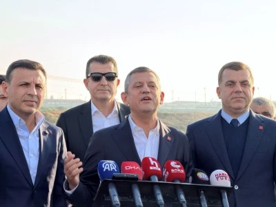 &Ouml;zg&uuml;r &Ouml;zel, Ekrem İmamoğlu'nu ziyaret etti