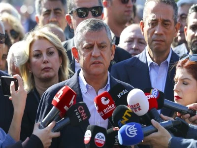 &Ouml;zg&uuml;r &Ouml;zel, fon krizi hakkında konuştu
