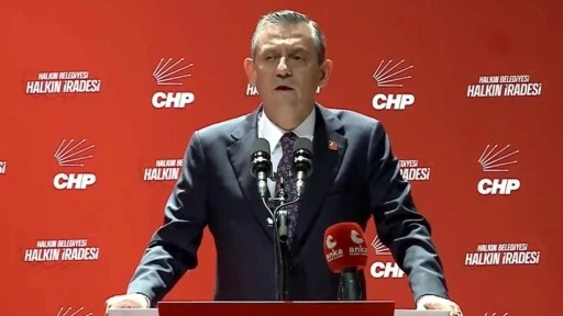 &Ouml;zg&uuml;r &Ouml;zel: İktidar, CHP'li belediyeleri engellemenin derdine d&uuml;şt&uuml;