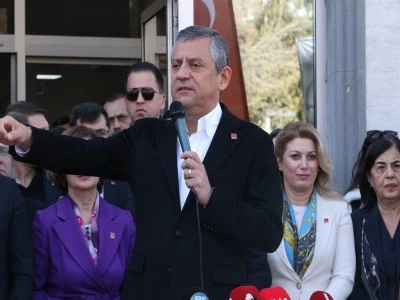 &Ouml;zg&uuml;r &Ouml;zel: İktidarımızda esnafın da emeklinin de y&uuml;z&uuml; g&uuml;lecek