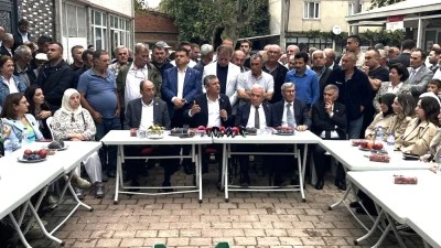 &Ouml;zg&uuml;r &Ouml;zel Kapalı &Ccedil;arşı esnafını ziyaret etti, fabrikada iş&ccedil;ilerle buluştu