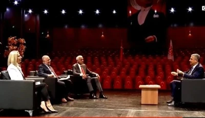 &Ouml;zg&uuml;r &Ouml;zel: "Gemileri yakmadan siyasette yol y&uuml;r&uuml;nmez"