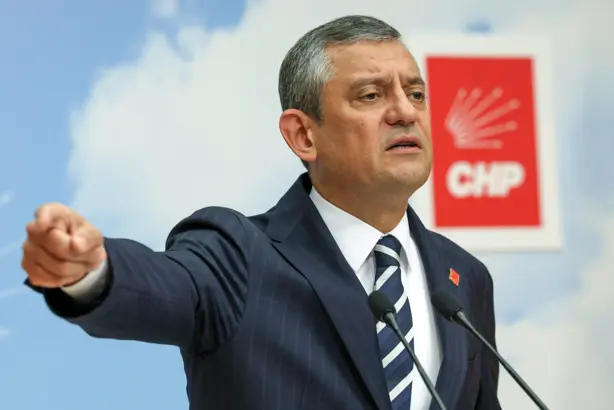 &Ouml;zg&uuml;r &Ouml;zel ve 11 vekilin dokunulmazlık dosyası TBMM'de