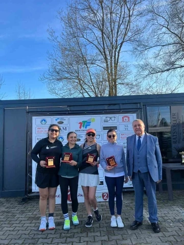 &Ouml;zlem Yıldız ve Mecbure &Ccedil;ep şampiyonlukla d&ouml;nd&uuml;
