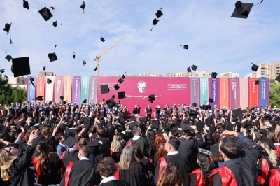 &Ouml;zyeğin &Uuml;niversitesi Mezun Memnuniyetinde T&uuml;rkiye Birincisi Oldu