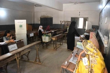 Pakistan&rsquo;da halk sandık başında

