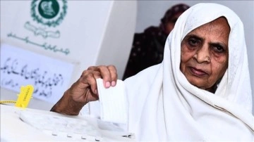 Pakistan'da yapılacak genel se&ccedil;imlerde se&ccedil;men sayısının yaklaşık 127 milyon olduğu a&ccedil;ıklandı