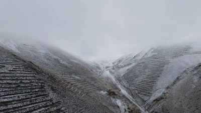 Paland&ouml;ken'in zirvesi beyaza b&uuml;r&uuml;nd&uuml;