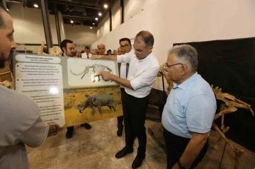 Paleontoloji M&uuml;zesi ilgi &ccedil;ekmeye devam ediyor
