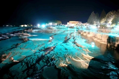 Pamukkale ve Hierapolis&rsquo;i gece 76 bin kişi ziyaret etti
