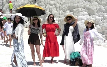 Pamukkale&rsquo;ye ilk 5 ayda 561 bin turist geldi
