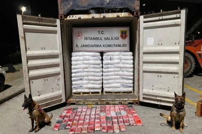 Panama bandıralı gemide 106 kilo kokain ele ge&ccedil;irildi