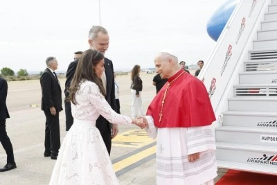 Papa 14. Leo, İspanya&rsquo;da Kral Felipe ve Krali&ccedil;e Letizia tarafından resmi t&ouml;renle karşılandı