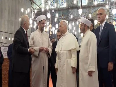 Papa 14&rsquo;&uuml;nc&uuml; Leo Sultanahmet Camii&rsquo;ni ziyaret etti