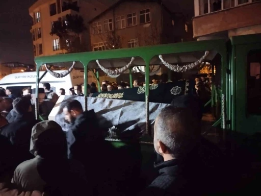 Para anlaşmazlığında kan d&ouml;k&uuml;ld&uuml;: 2 &ouml;l&uuml;, 2 yaralı